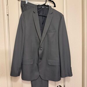 Haggar Charcoal Gray Men's Suit